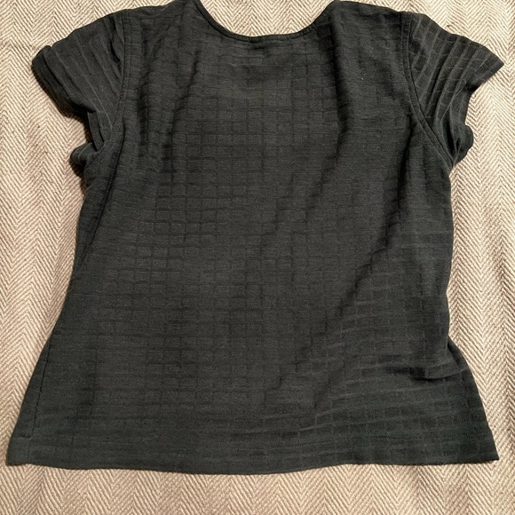 Outdoorsy green iguana T-shirt! - Picture 3 of 3